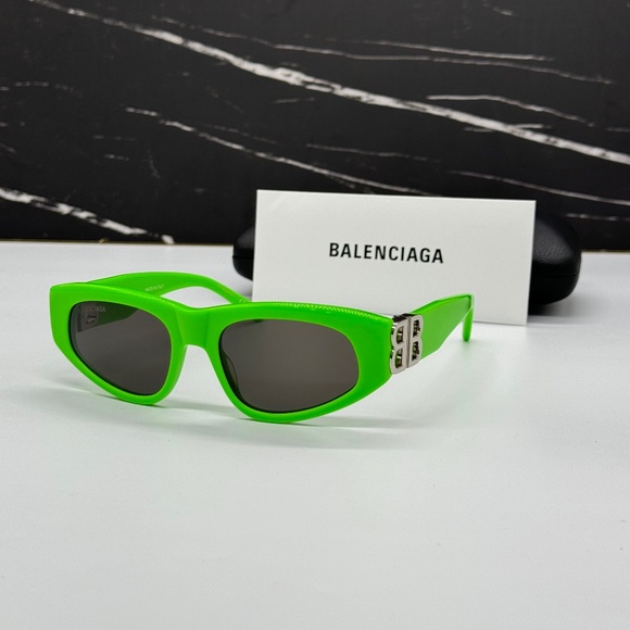 NEW BB0095S 009 BALENCIAGA GREEN GREY CAT EYE WOMEN BALENCIAGA SUNGLASSES - Picture 1 of 10